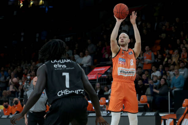 更拥有了一 更拥有了一