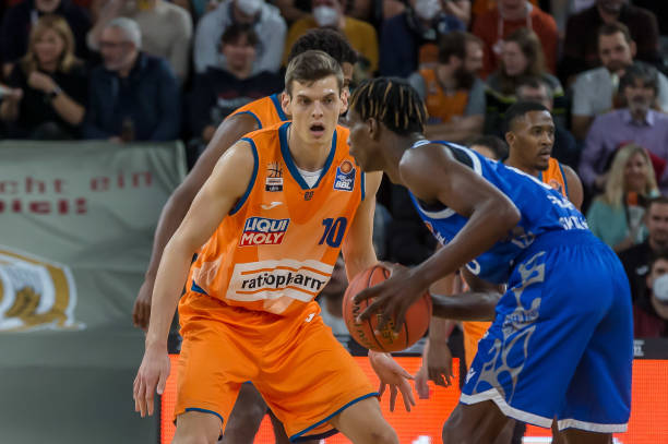 上展现了强 上展现了强