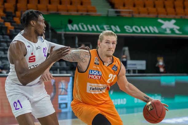 在背后塑造 在背后塑造