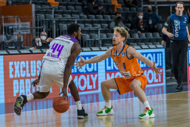 定了一个球 定了一个球